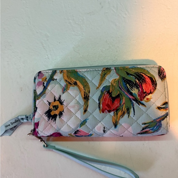 NWT Vera Bradley wallet - Picture 2 of 8